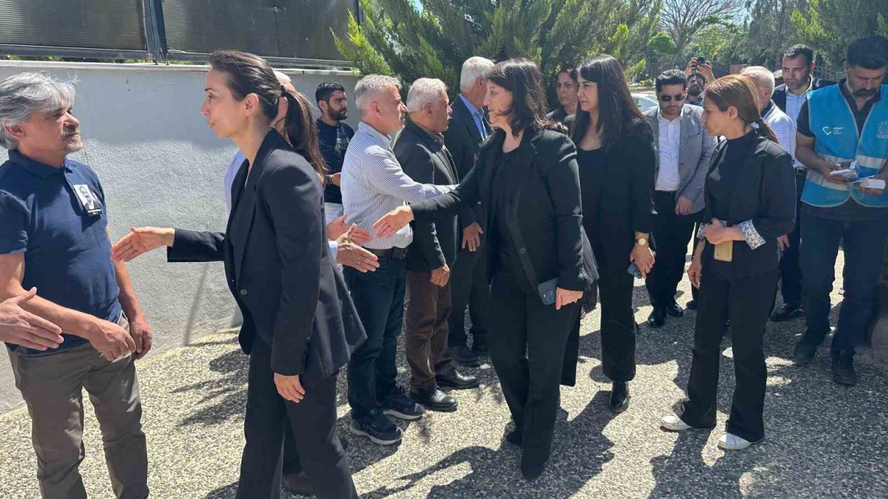 Sırrı Süreyya Önder İçin Adıyaman’da Taziye Kabul Ediliyor