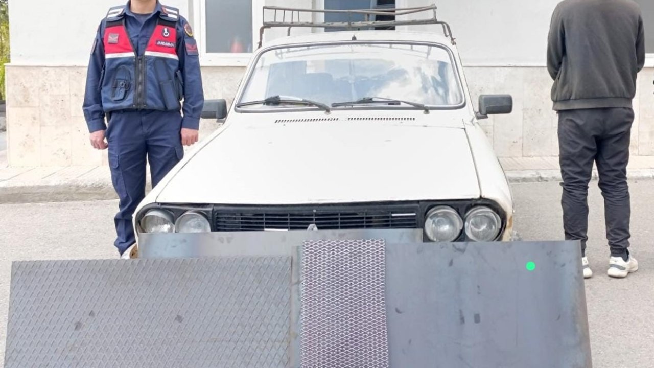 Römork Arka Kapağını Çalmak İsteyen Şahıs Yakalandı