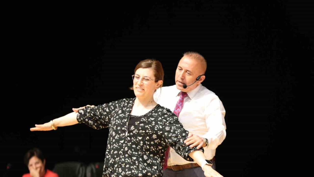 Sivas’ta Bağımlılık Türleri Uzmanları Tarafından Ele Alındı