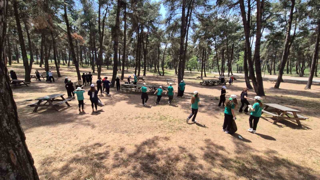 Tekirdağ’da Öğrenciler Ve Kurum Müdürleri Orman İçin El Ele Verdi