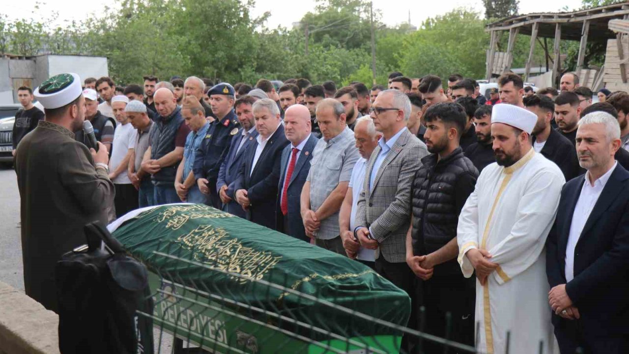 Feci Kazada Hayatını Kaybetmişti: Motosiklet Tutkunu Genç Kadın, Son Yolculuğuna Uğurlandı