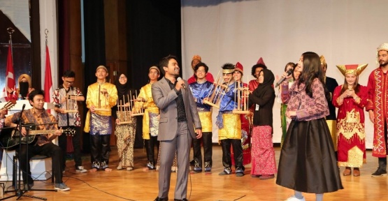 ERÜ’de Endonezya Rüzgârı Esti