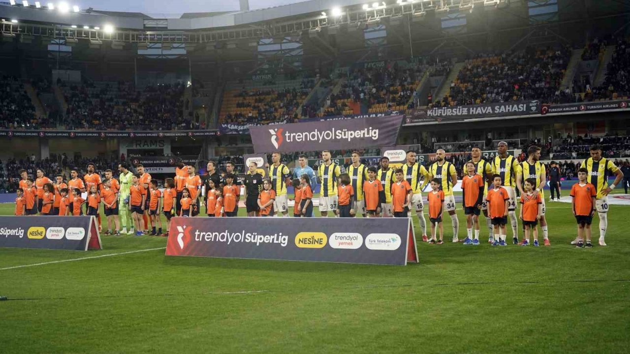 Trendyol Süper Lig: Başakşehir: 0 - Fenerbahçe: 0 (Maç Devam Ediyor)