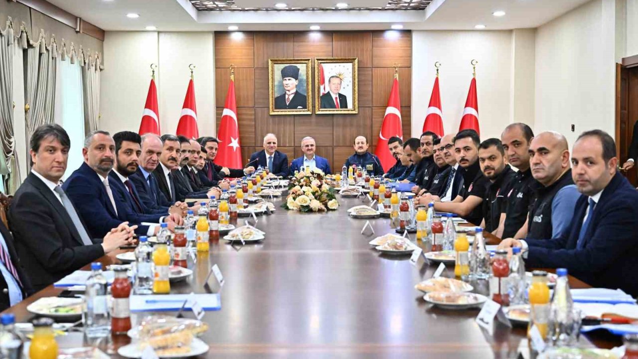 Diyarbakır’da Deprem Sonrası İyileştirme Çalışmaları Tüm Yönleriyle Değerlendirildi