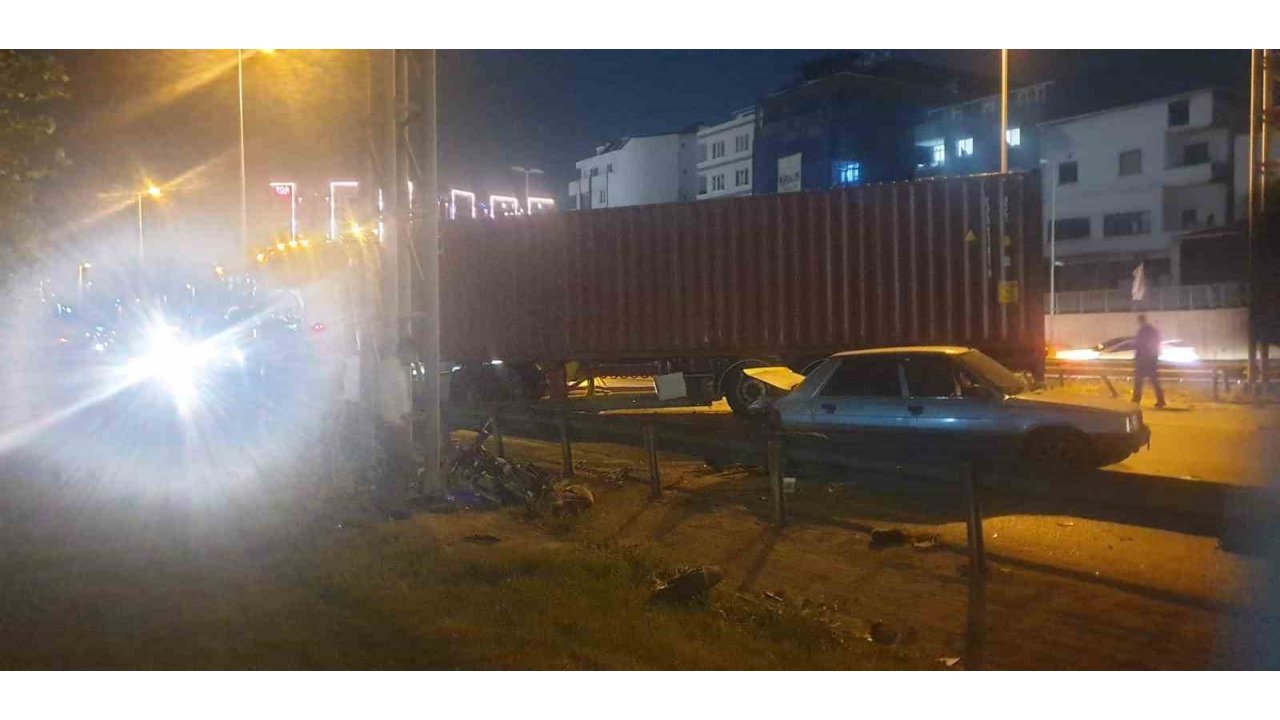 Beylikdüzü’nde Kontrolden Çıkan Tır Ortalığı Birbirine Kattı: 1 Ölü, 2 Yaralı