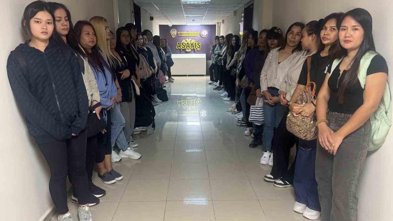 Spa Ve Masaj Salonlarında Kaçak Çalıştırılan 36 Yabancı Uyruklu Kadın Yakalandı