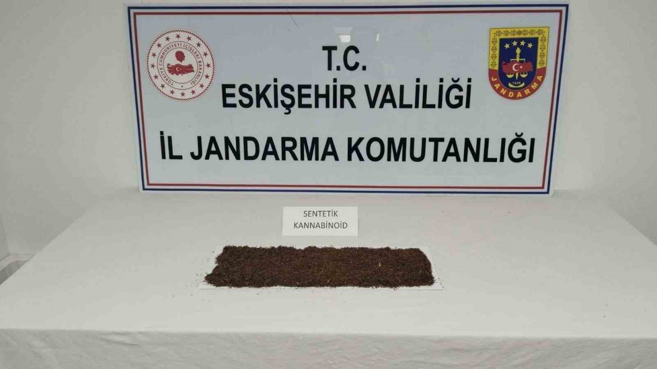 Uyuşturucu Ticareti Yapmayı Amaçlayan Şüpheli Jandarmadan Kaçamadı