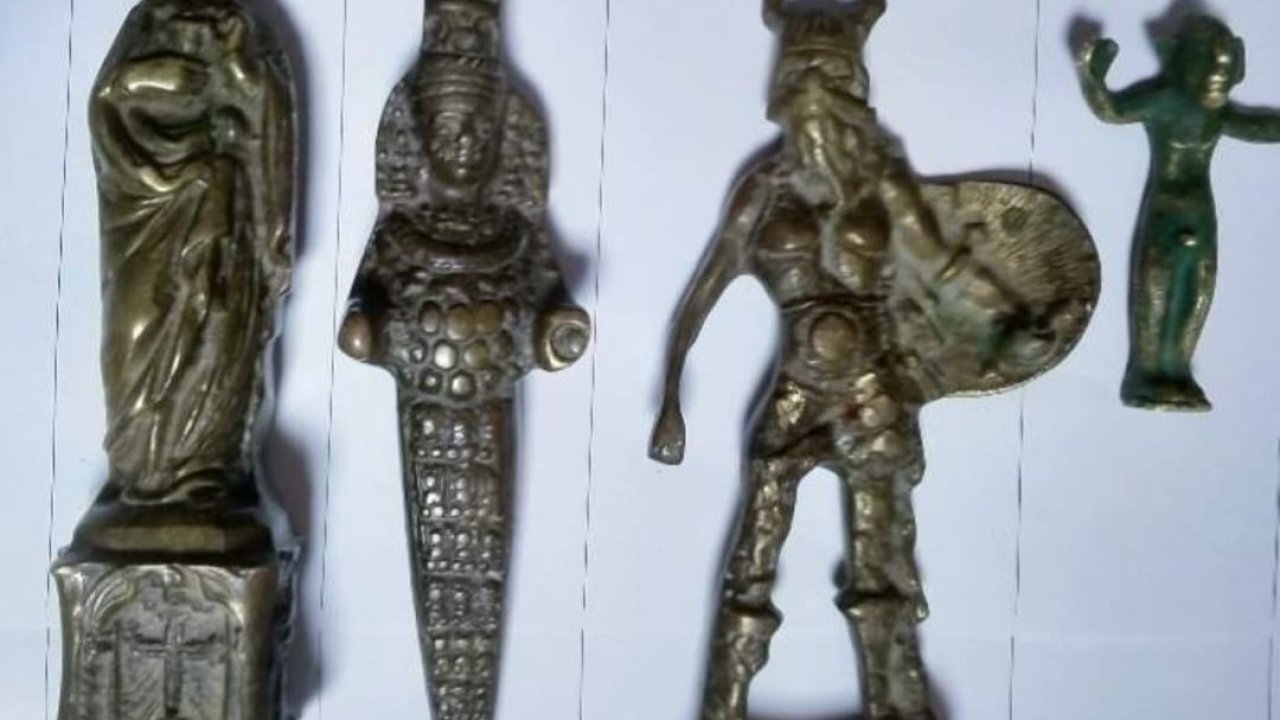 Nazilli’de Bir Araçta Yapılan Aramalarda 4 Tarihi Eser Ele Geçirildi