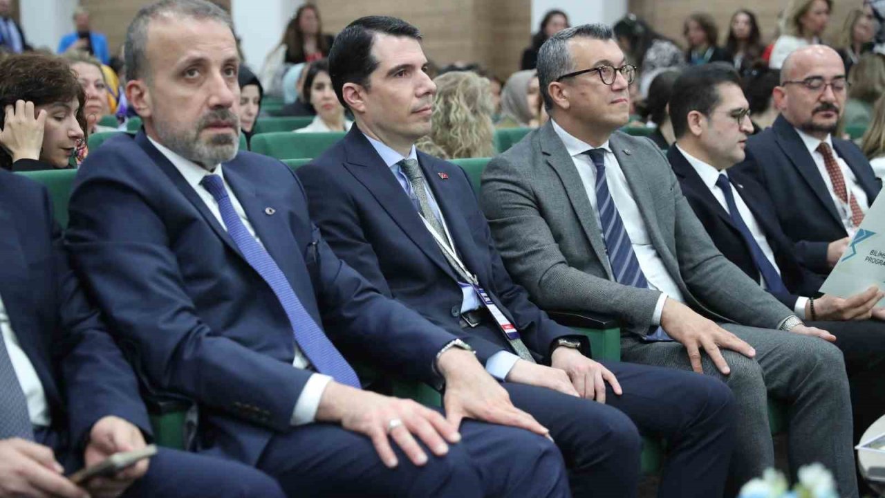 Etlik Şehir Hastanesi’nde ‘Ulusal Bütünleşik 2’nci Hemşirelik Ebelik Kongresi’ Düzenlendi