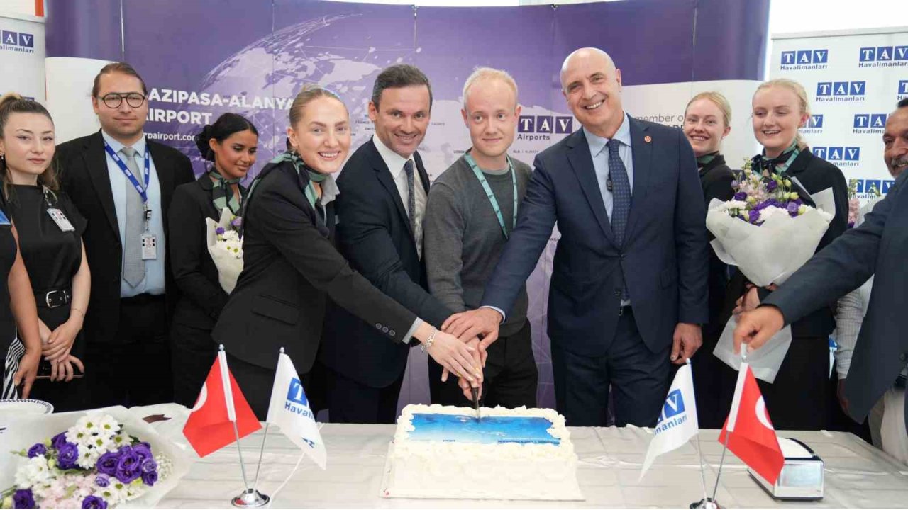 Gazipaşa-alanya Havalimanı, Copenhagen Air Taxi’nin İlk Uçuşunu Karşıladı