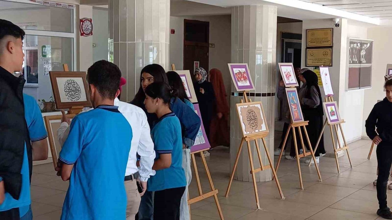 Kozluk Kız Anadolu İmam Hatip Lisesinde Sanat Ve Farkındalık Sergisi