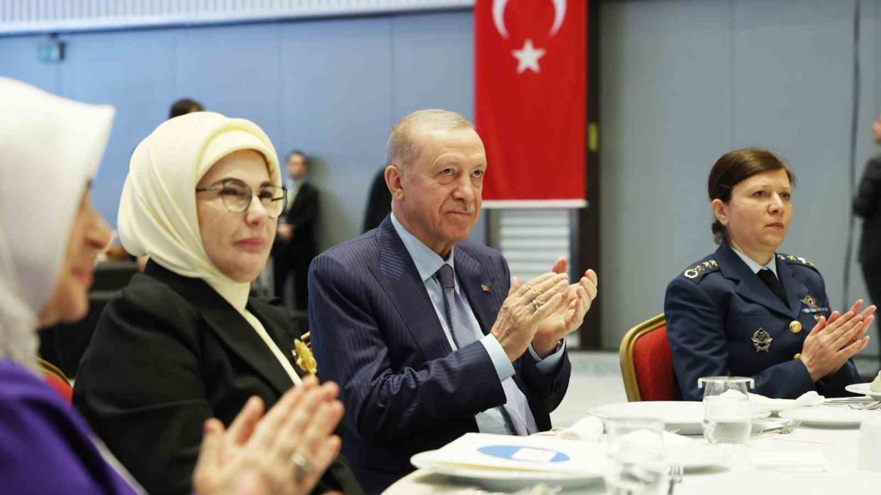 Emine Erdoğan’dan