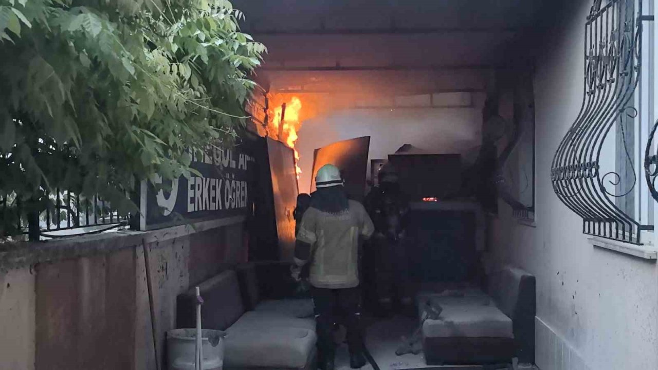 İnegöl’de Öğrenci Yurdunda Yangın