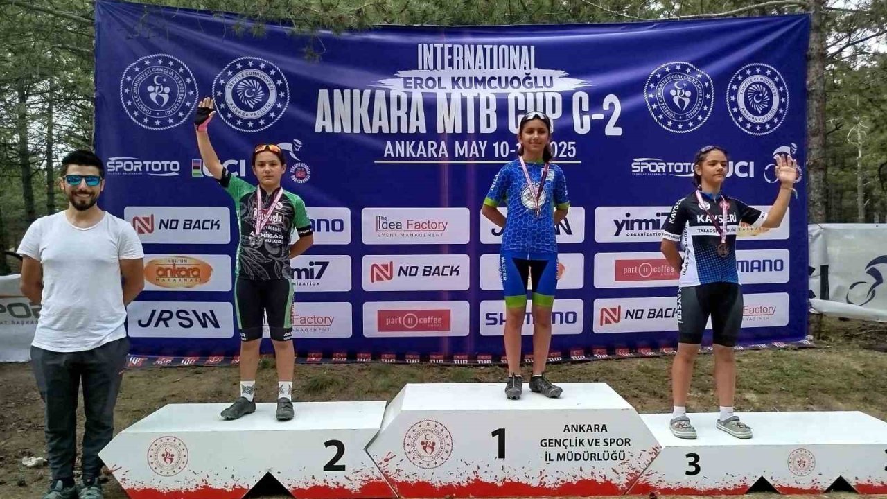 Akhisarlı Bisikletçiler Ankara’da Zirvede Yer Aldı