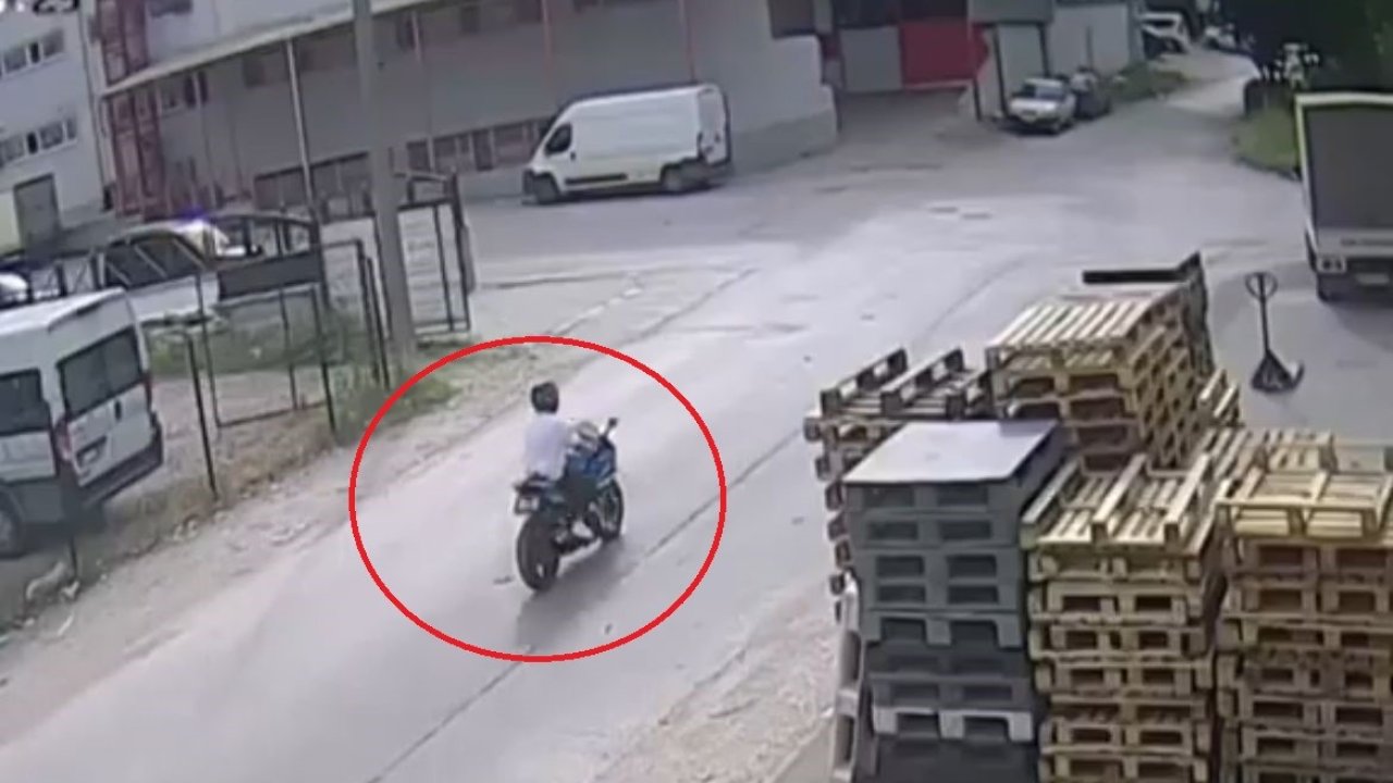 Bursa’da İki Motosikletinin Karıştığı Kaza Kamerada: 2 Yaralı
