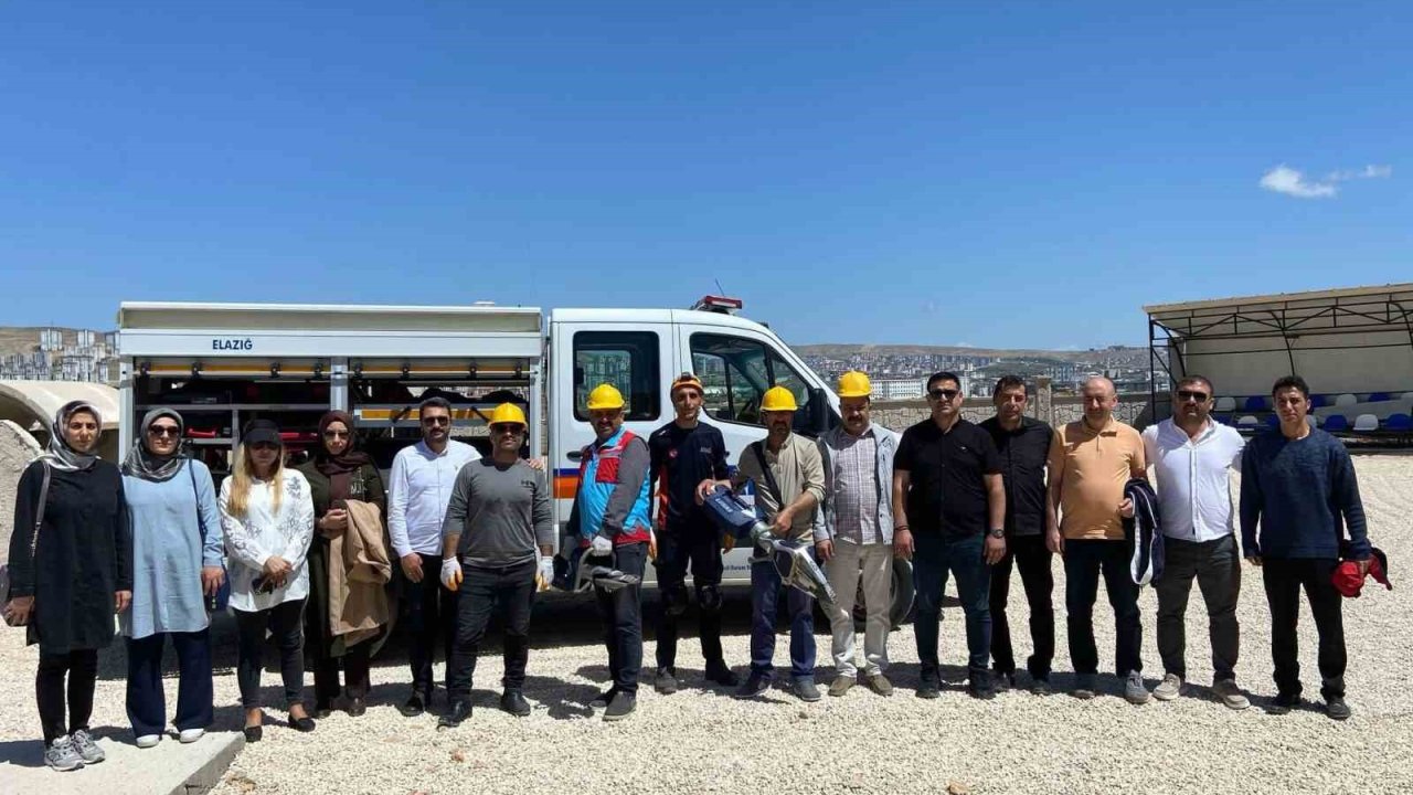 Elazığ’da Enkazda Arama Ve Kurtarma Eğitimi Sürüyor