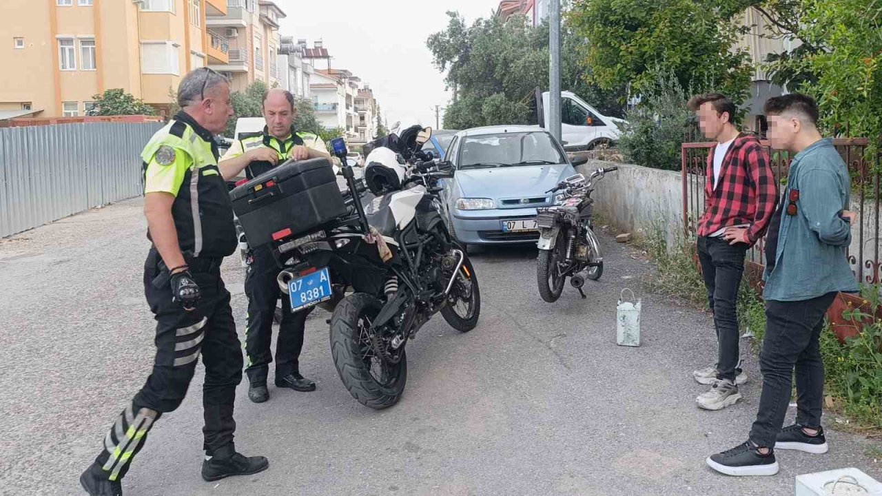 Polisi Görünce Kaçan Motosikletliye 19 Bin 677 Tl Para Cezası