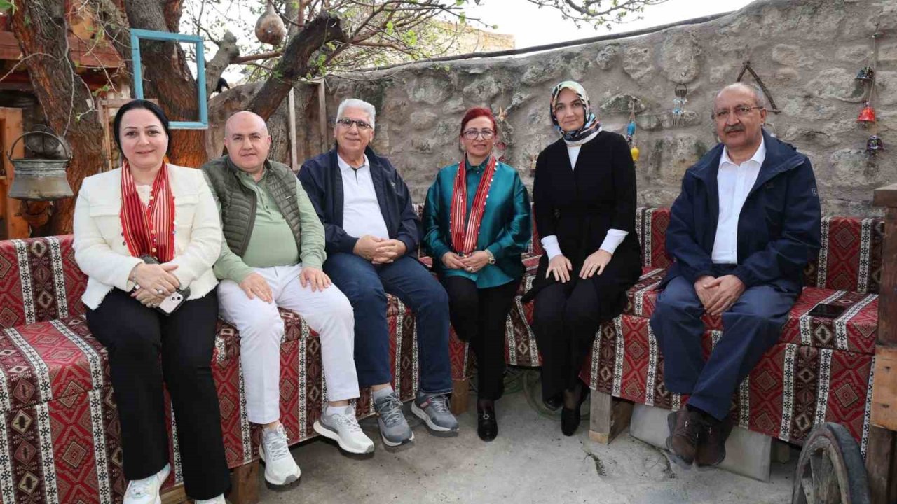 Vali Yiğitbaşı Bik Üyelerine Frig Vadisi’ni Gezdirdi