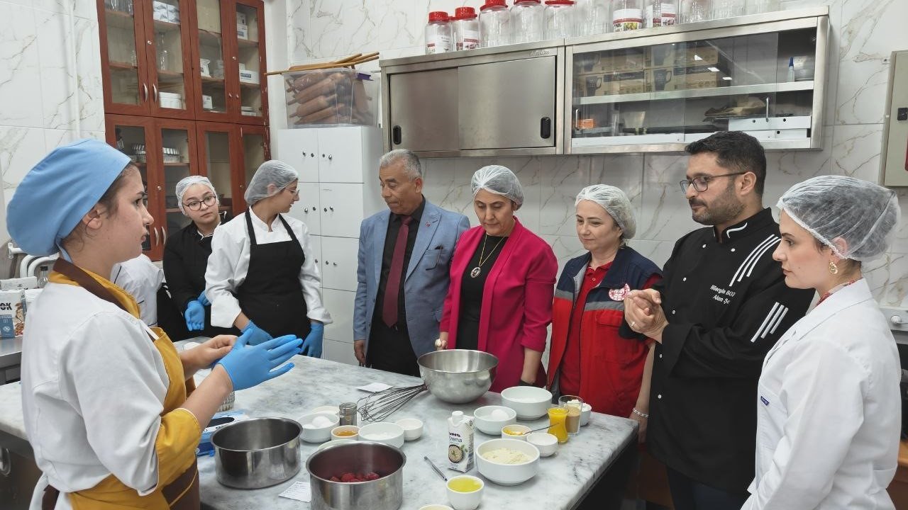 Lise Öğrencilerinden ‘Çölyak’ Farkındalığı