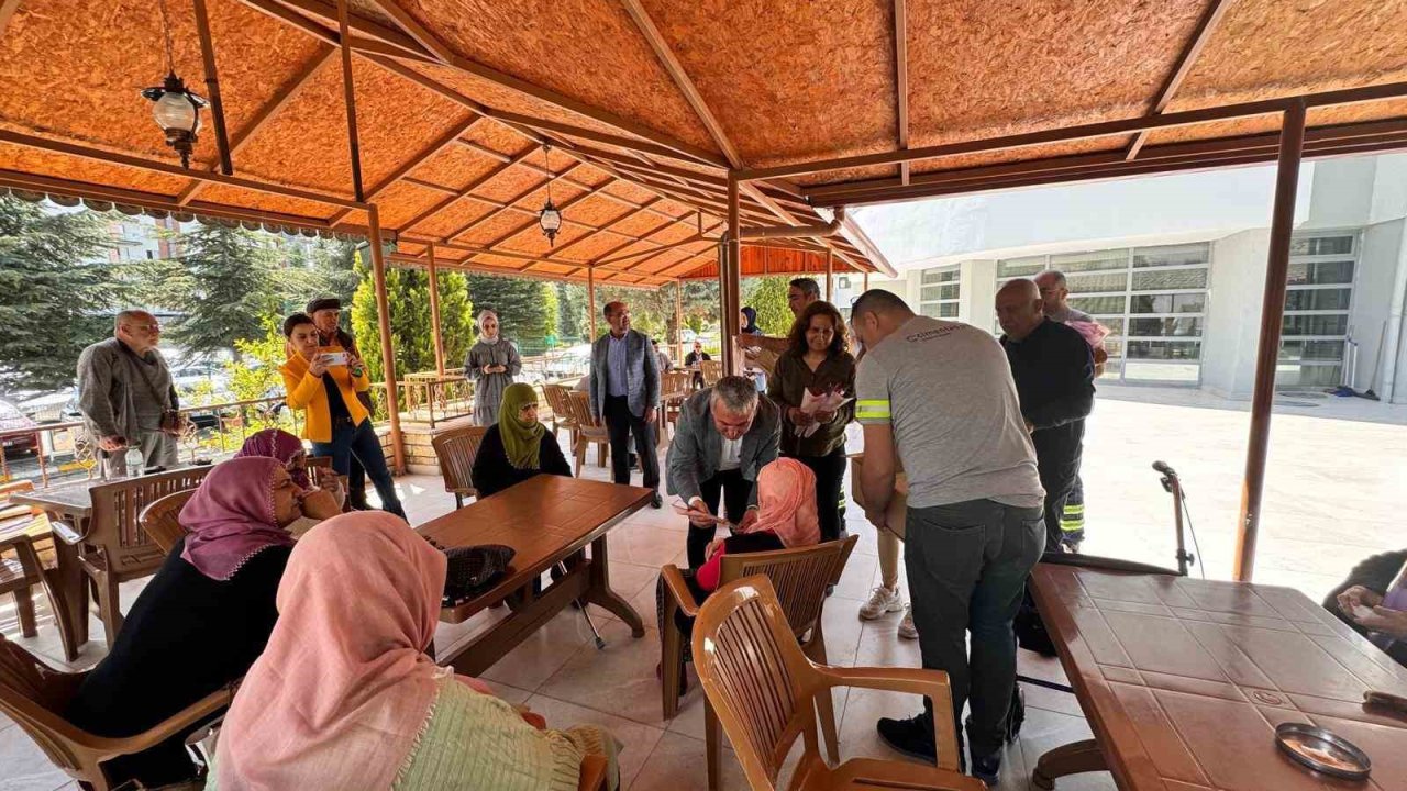 Anneler Günü’nde Huzurevine Anlamlı Ziyaret