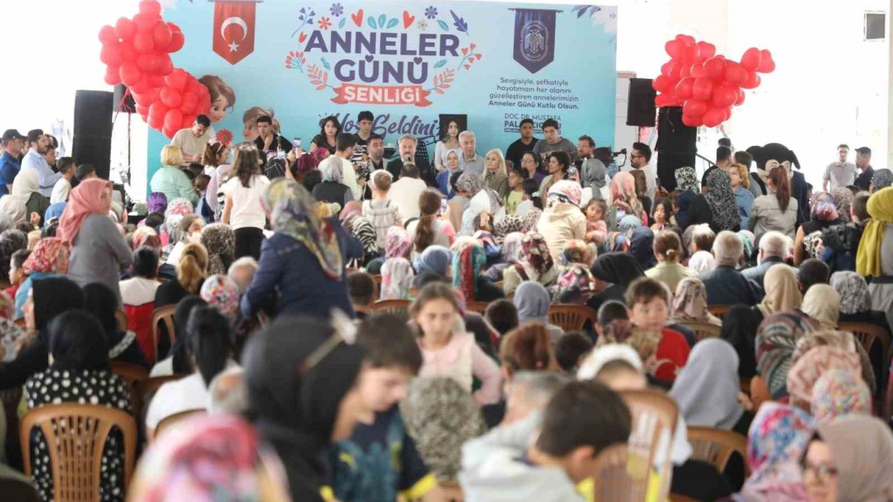 Melikgazi Belediyesi, Anneler Günü Şenliği İle Gönüllere Dokundu
