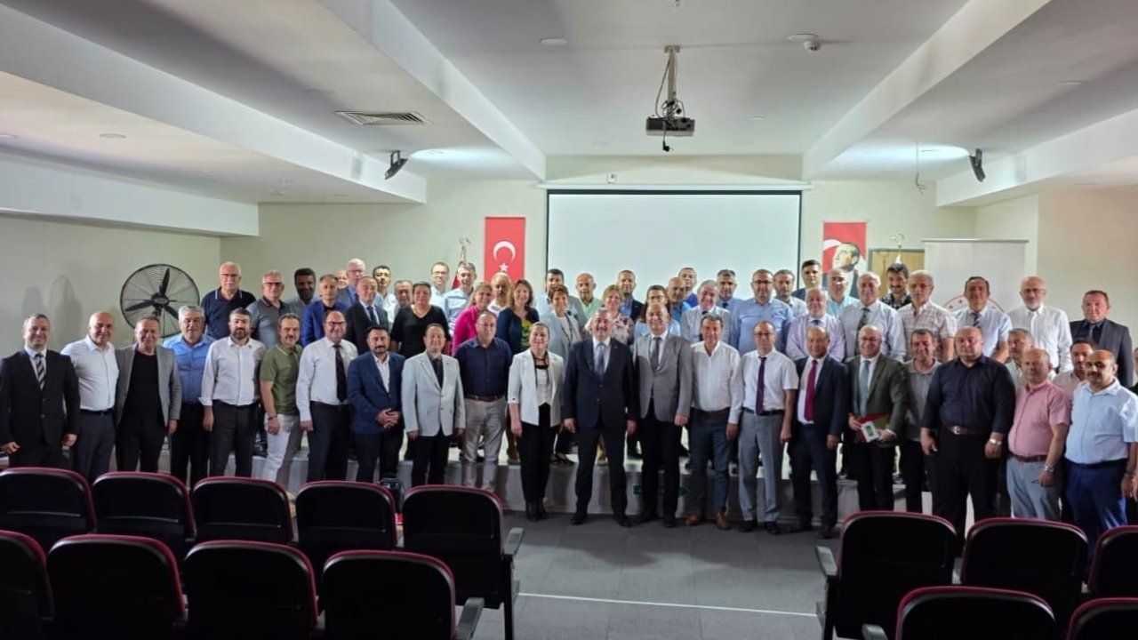 Efeler’de Öğretmenlere Yapay Zeka Eğitimi Verildi