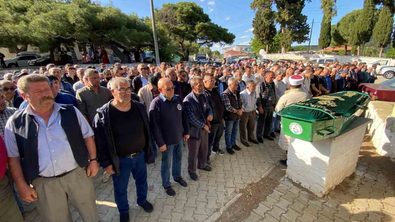 Çanakkale’deki Kazada Hayatını Kaybeden 2 Kişi Balıkesir’de Toprağa Verildi