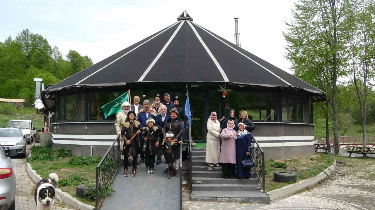 Emekli Kütüphane Memuru, 309’uncu Kütüphanesini Tarihi Kayı Obası’nda Kurdu