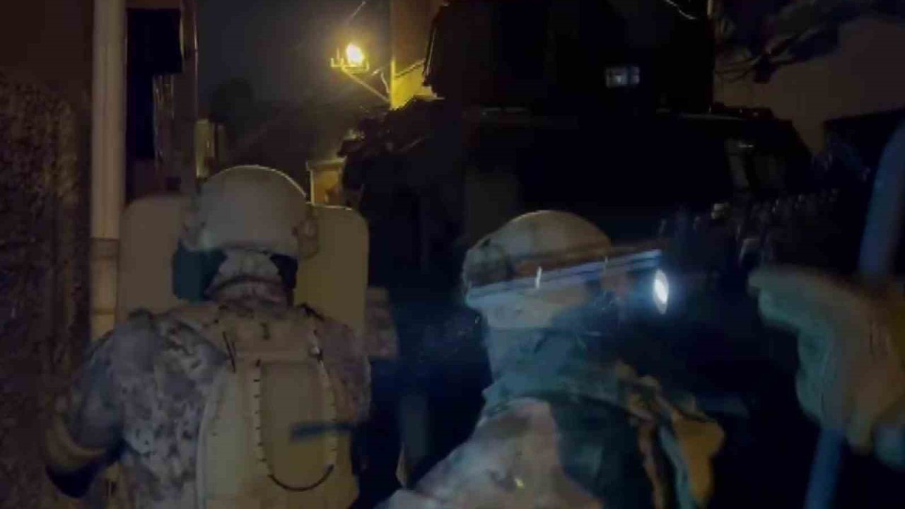 Adana Merkezli 23 İlde Silah Kaçakçılığı Operasyonu: 21 Tutuklama