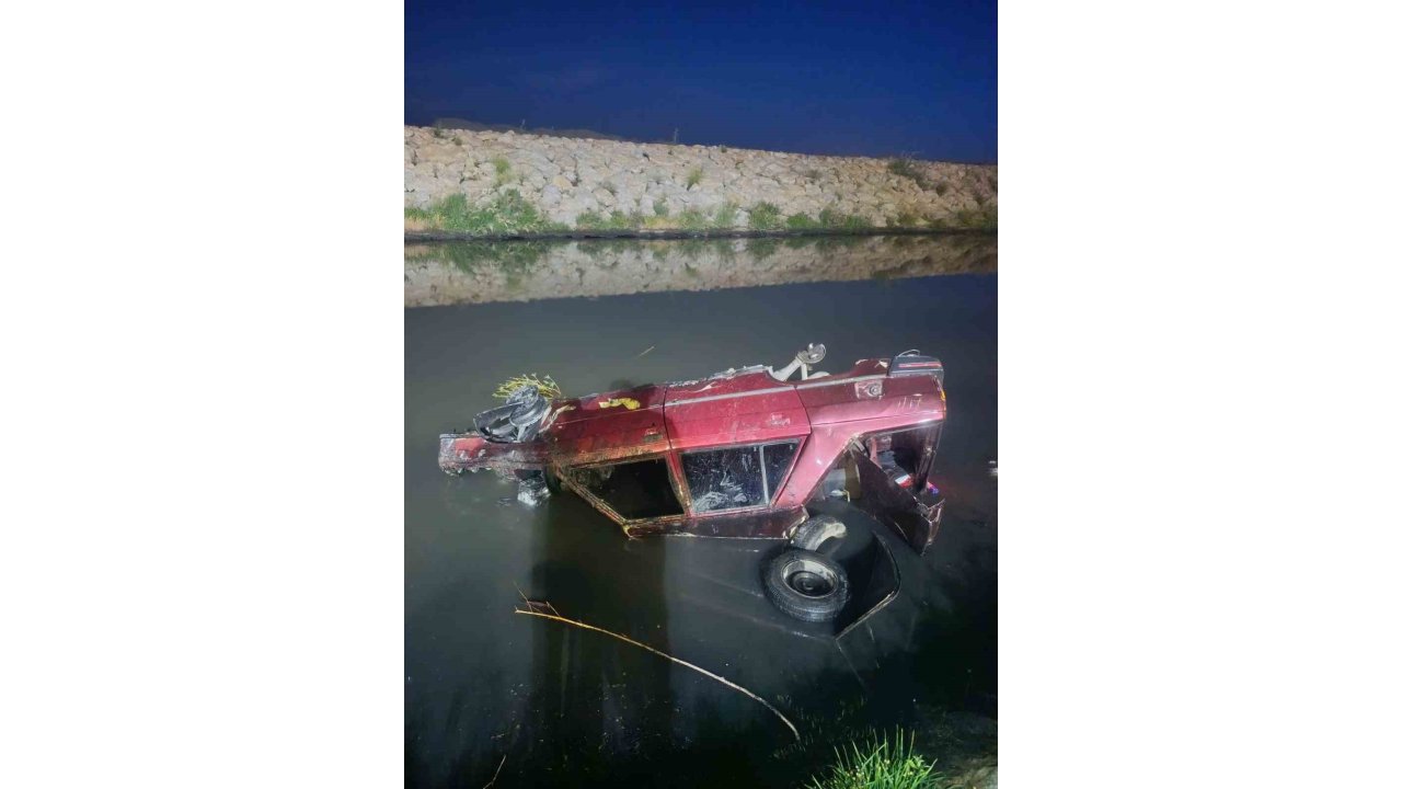 Edremit’te Otomobil Dereye Uçtu, 1 Kişi Yaralandı