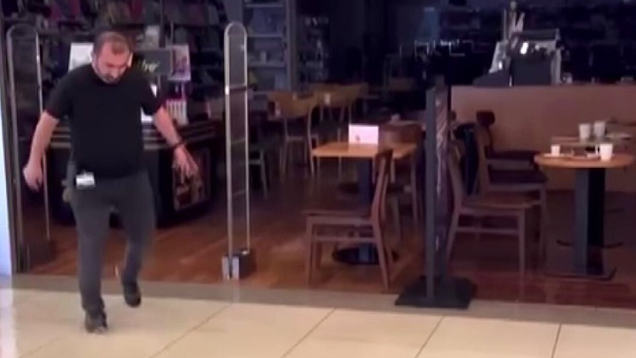 Bursa’da Bir Alışveriş Merkezini Su Bastı