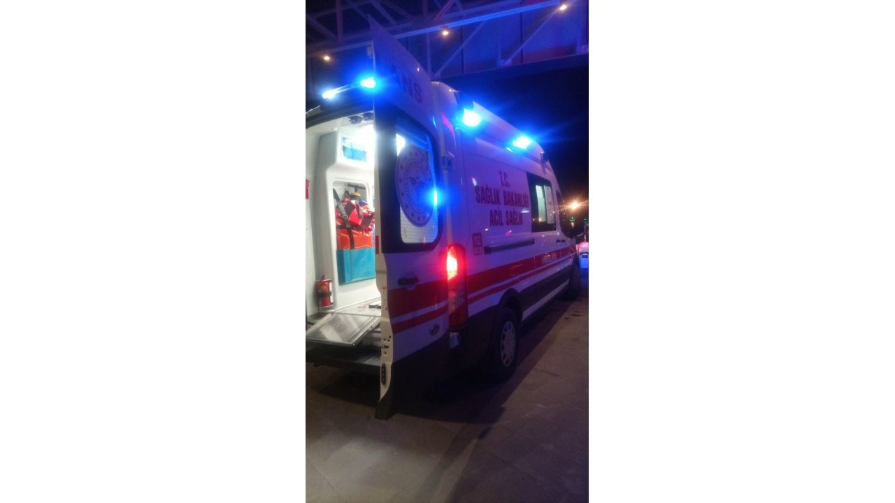 Telefonla Konuşurken Üzerine Yıldırım Düşen Kadın Ağır Yaralandı