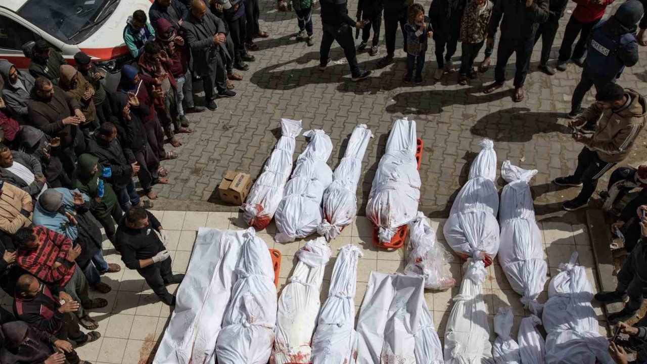 Gazze’de Can Kaybı 52 Bin 862’ye Yükseldi