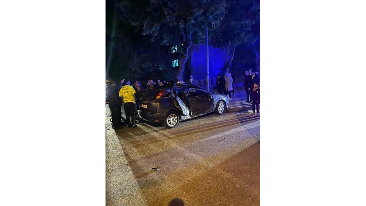 Sakarya’da Otomobil İle Motosiklet Çarpıştı: 1 Ölü, 2 Yaralı