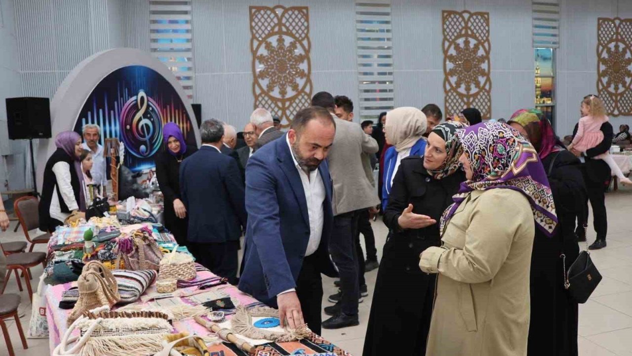 Kadınlar Festivalde Emeklerini Sergiledi