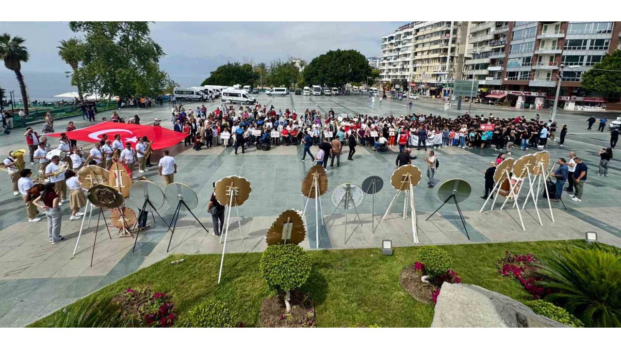 Antalya’da Engelliler Haftası Etkinlikleri Kortejle Başladı