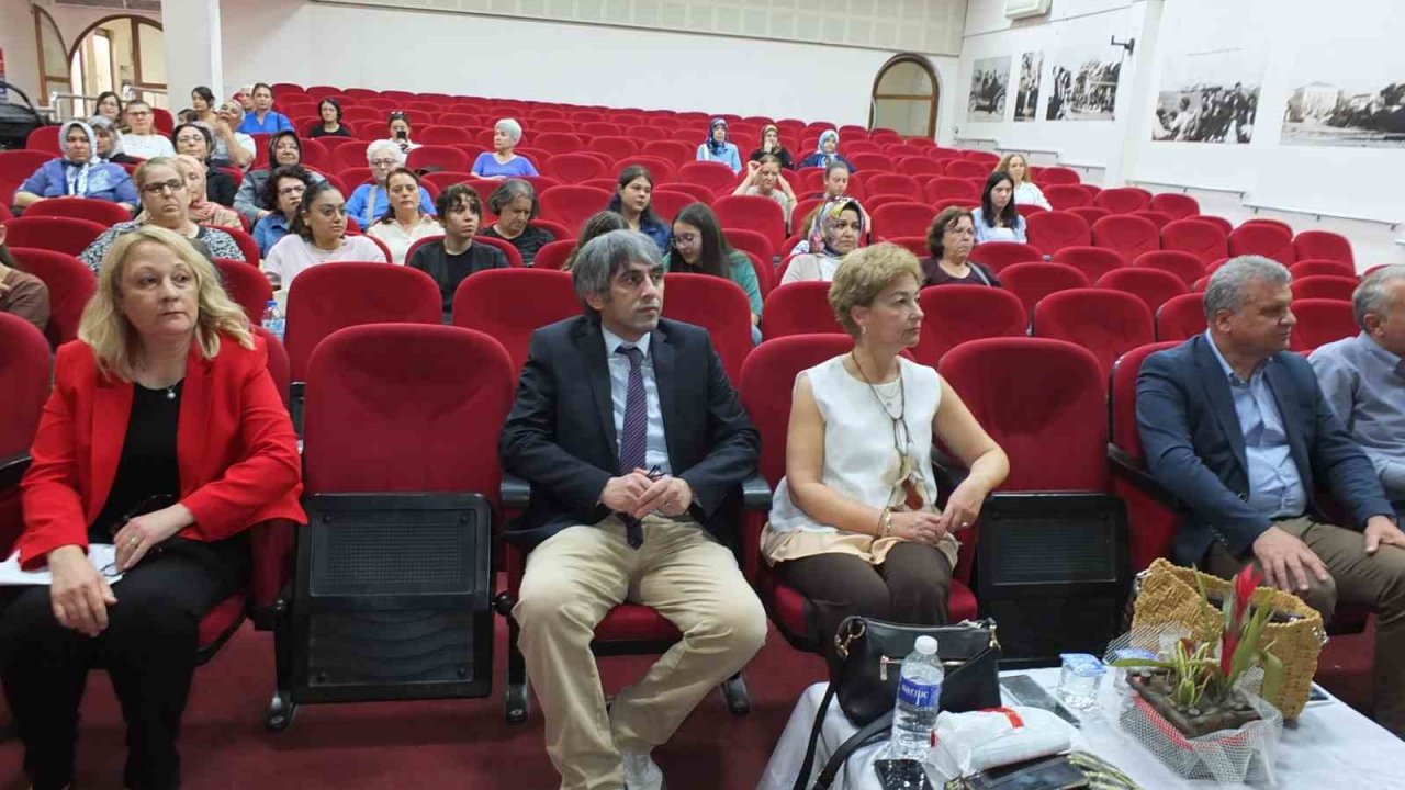 Burhaniye’ De Çölyak Farkındalık Konferansı Düzenlendi