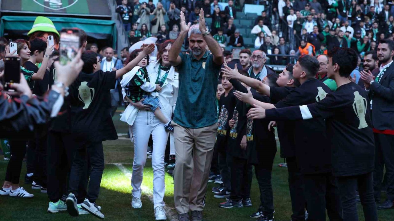 İsmet Taşdemir İle Yollar Resmen Ayrıldı