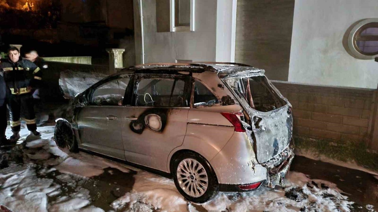 Menteşe’deki Otomobil Yangınında Bir Şüpheli Gözaltına Alındı