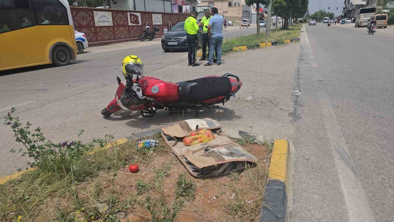 Gaziantep’te Otomobil İle Çarpışan Motosikletin Sürücüsü Yaralandı