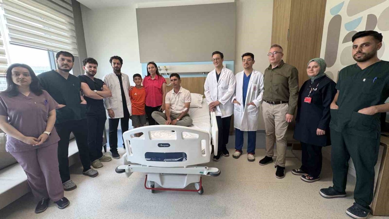 Kopan Kulak Memesi Süpermikrocerrahi İle Yerine Dikildi