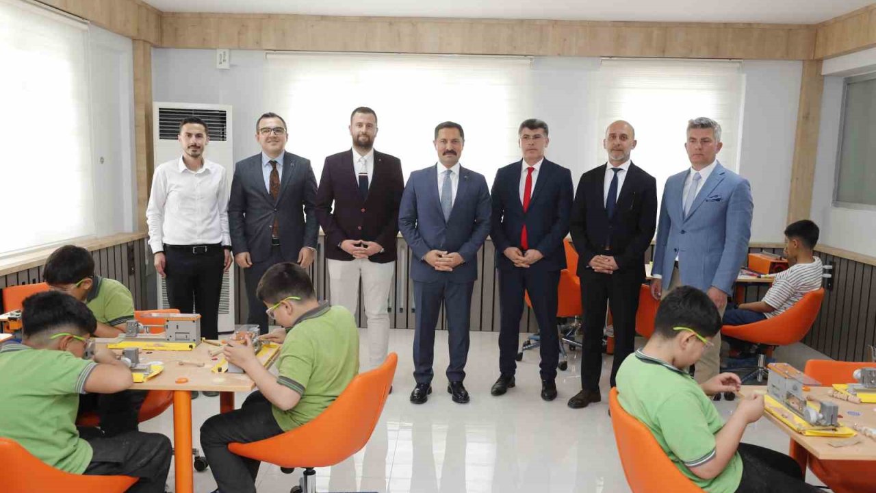 Depremzede Çocuklara Umut Olacak M2 Steam Merkezinin Açılışı Gerçekleştirildi