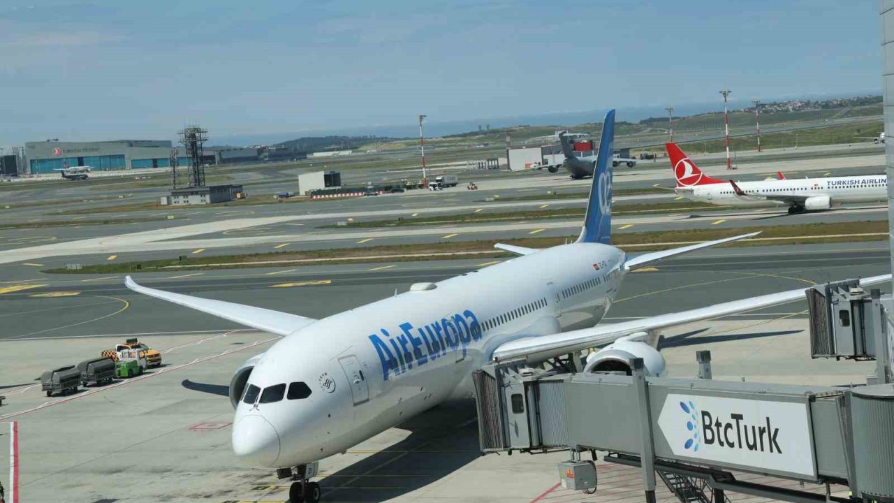 İspanya Havayolu Şirketi Air Europa Madrid-istanbul Seferlerine Başladı