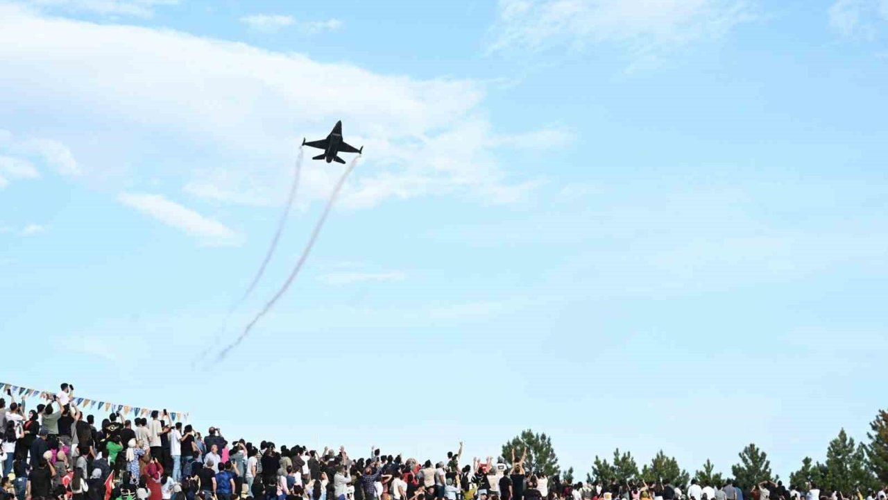 Malatya’da Solotürk Gösterisi Nefes Kesti