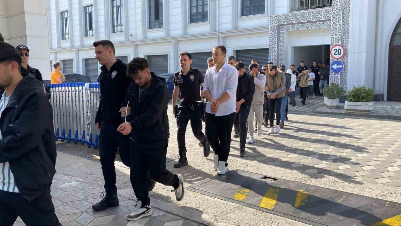 Sahte Araç Kiralama Sitesiyle 122 Kişi Dolandırılmıştı: 52 Şüpheli Tutuklandı