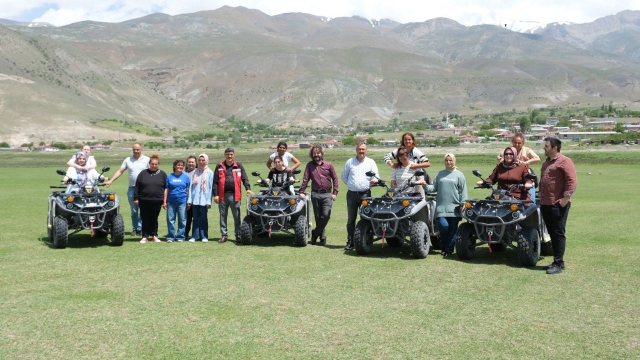 Engelliler Haftası Kapsamında Yamaç Paraşütü Ve Atv Sürüşü Etkinliği Düzenlendi