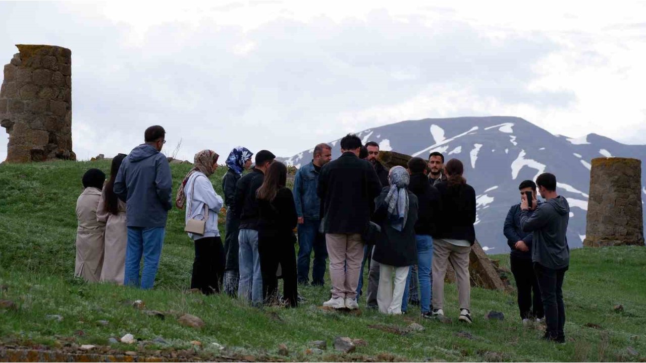 Tabyalarda Tarih Dersi