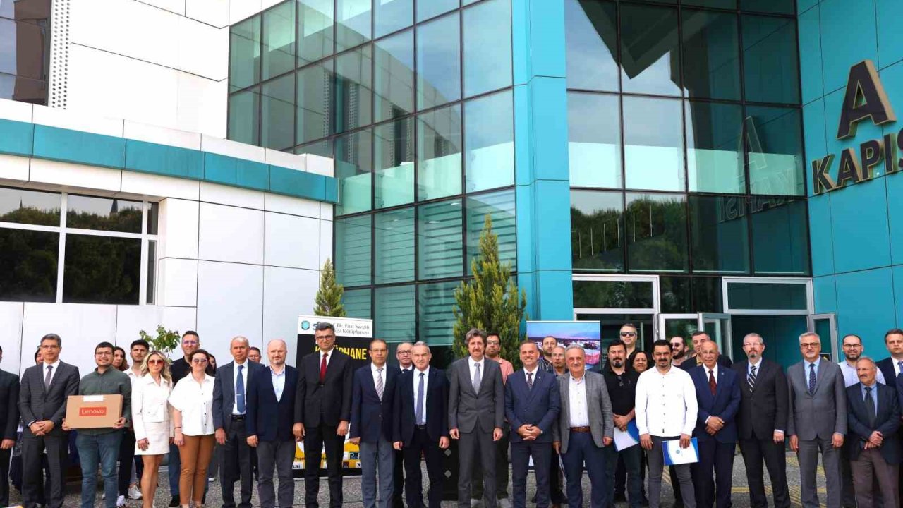 Uludağ Üniversitesi’nde Kitap Kurtları Ödüllendirildi