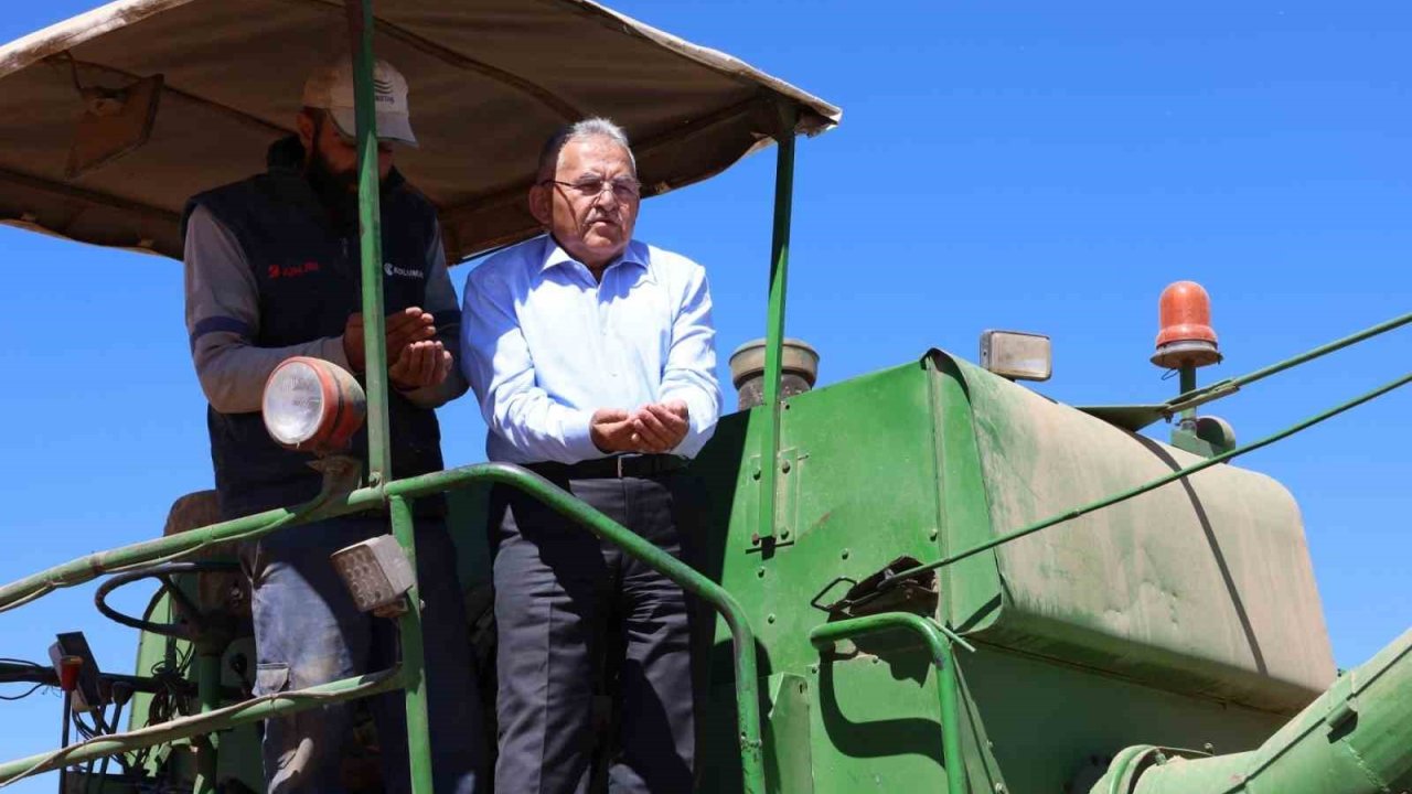 Başkan Büyükkılıç’tan Üreticilere Dev Tohum Desteği: 6 Yılda 3 Bin 992 Ton Tohum Dağıtıldı