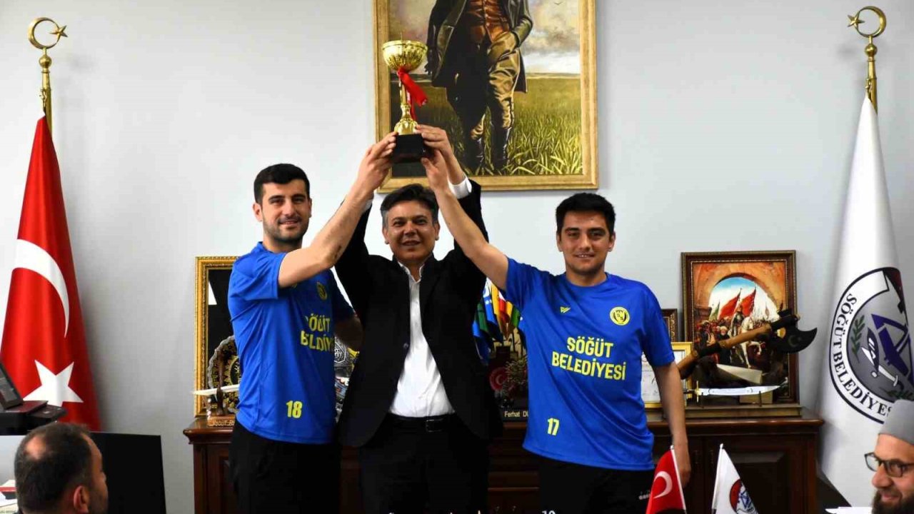 Söğütspor’dan Başkan Durgut’a Şampiyonluk Ziyareti